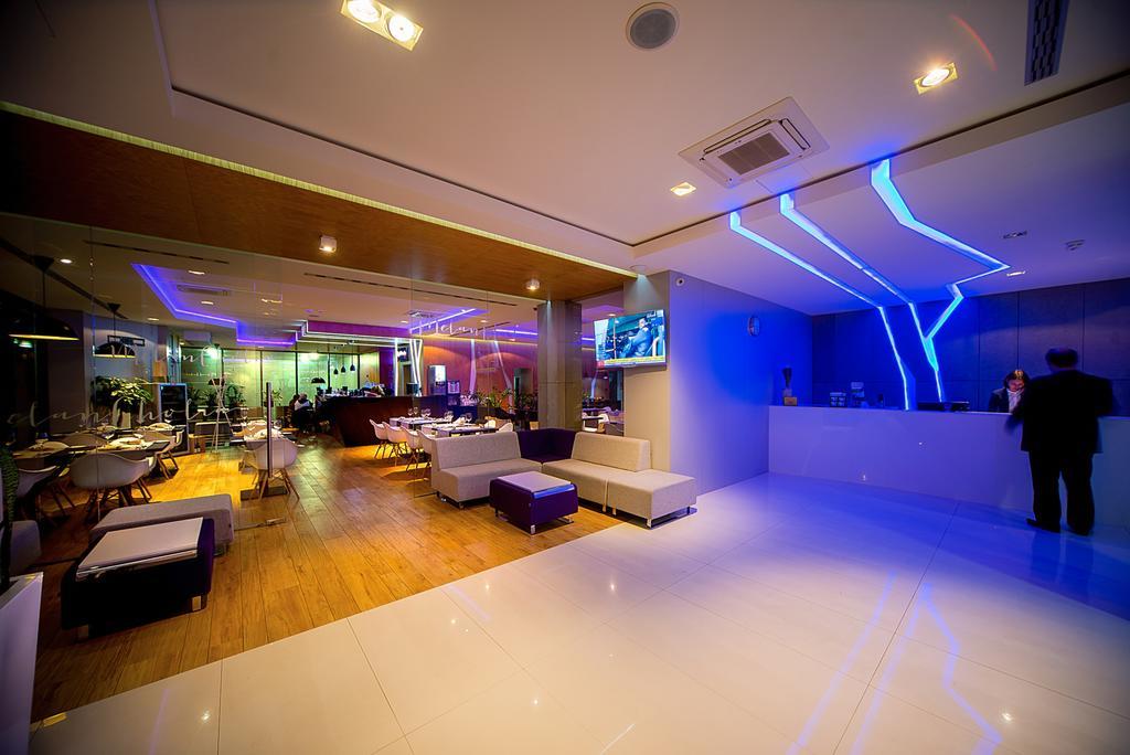 Rest Apartments Breslavia Exterior foto
